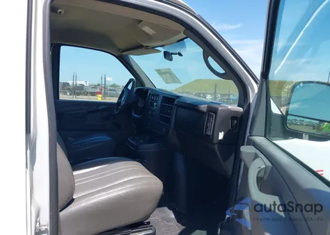 2009 Chevrolet Express 2500 Work Van from USA, damaged, VIN 1GCGG25C491135689